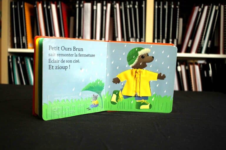 Photo d’une page intérieure du livre Petit Ours Brun s’habillet tout seul